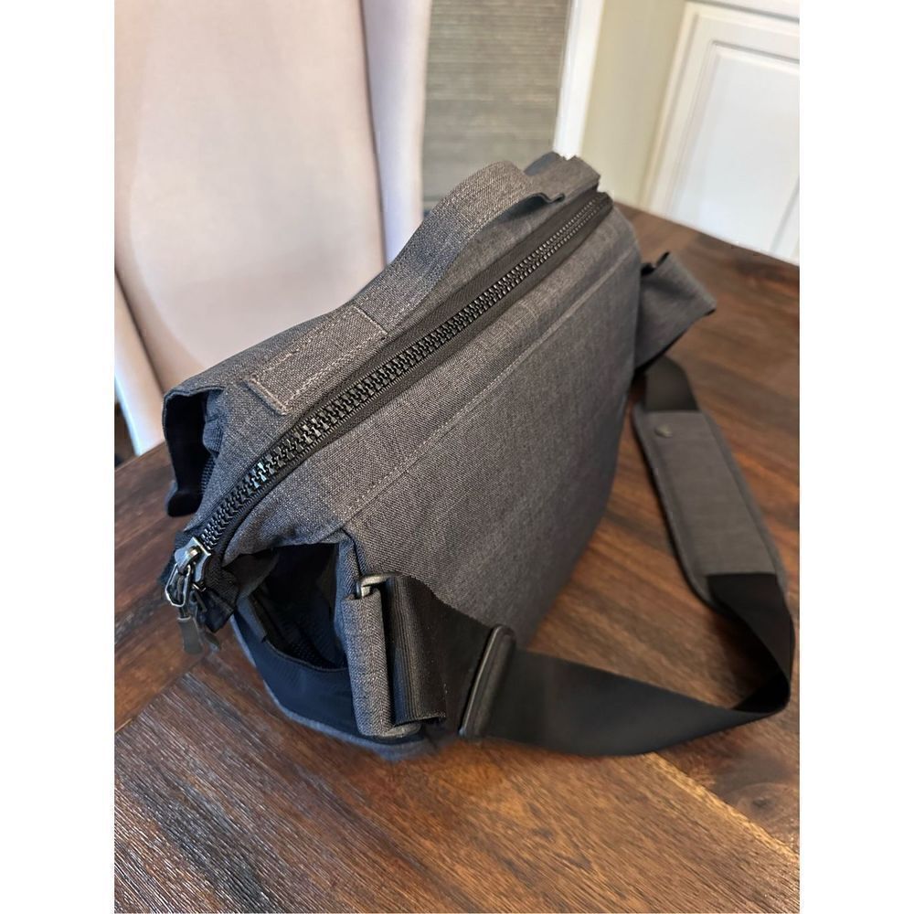 Case Logic Reflection camera/messenger bag - Picture 6 of 16